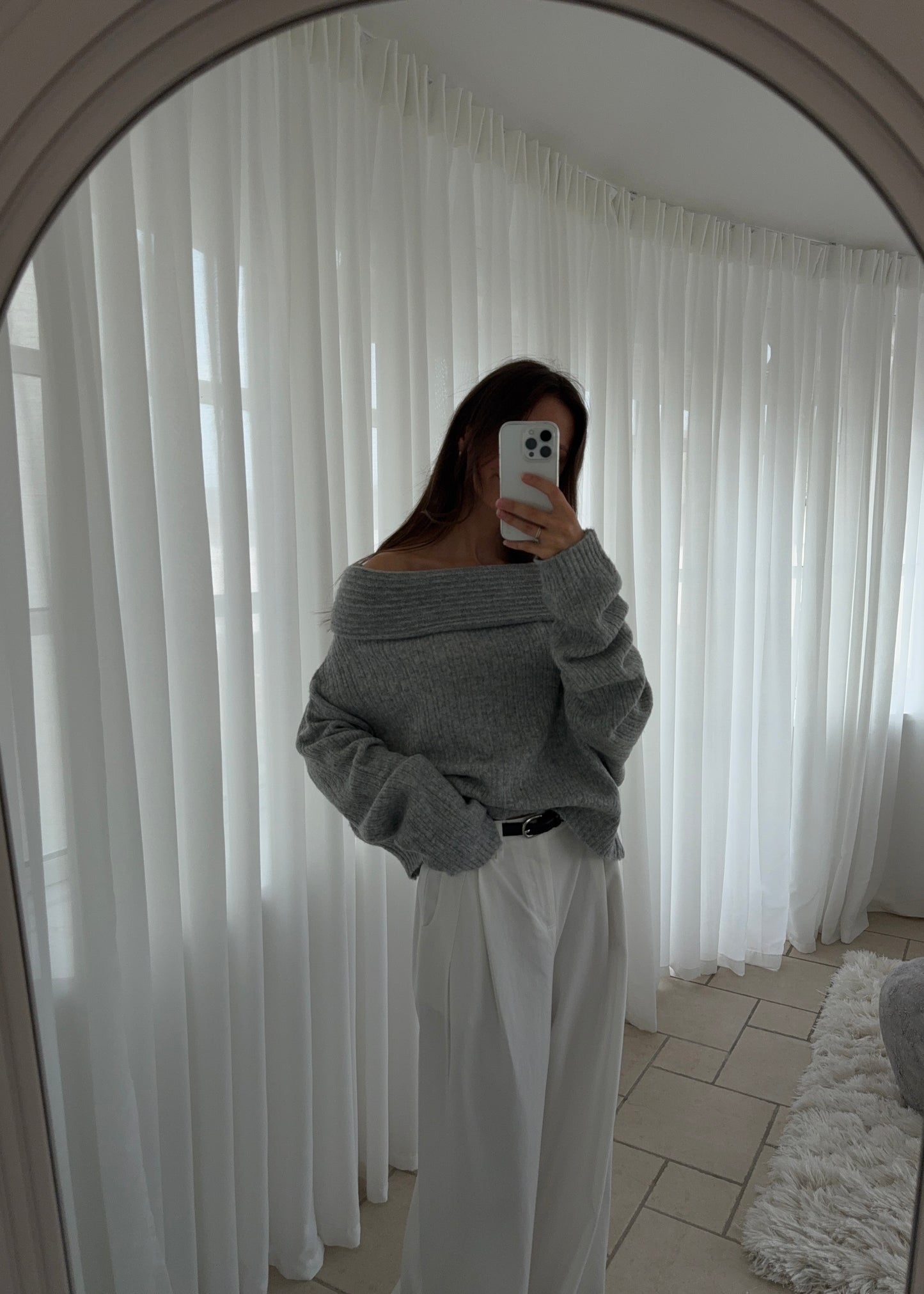 FILIPPA OFF SHOULDER STRIK - Grå