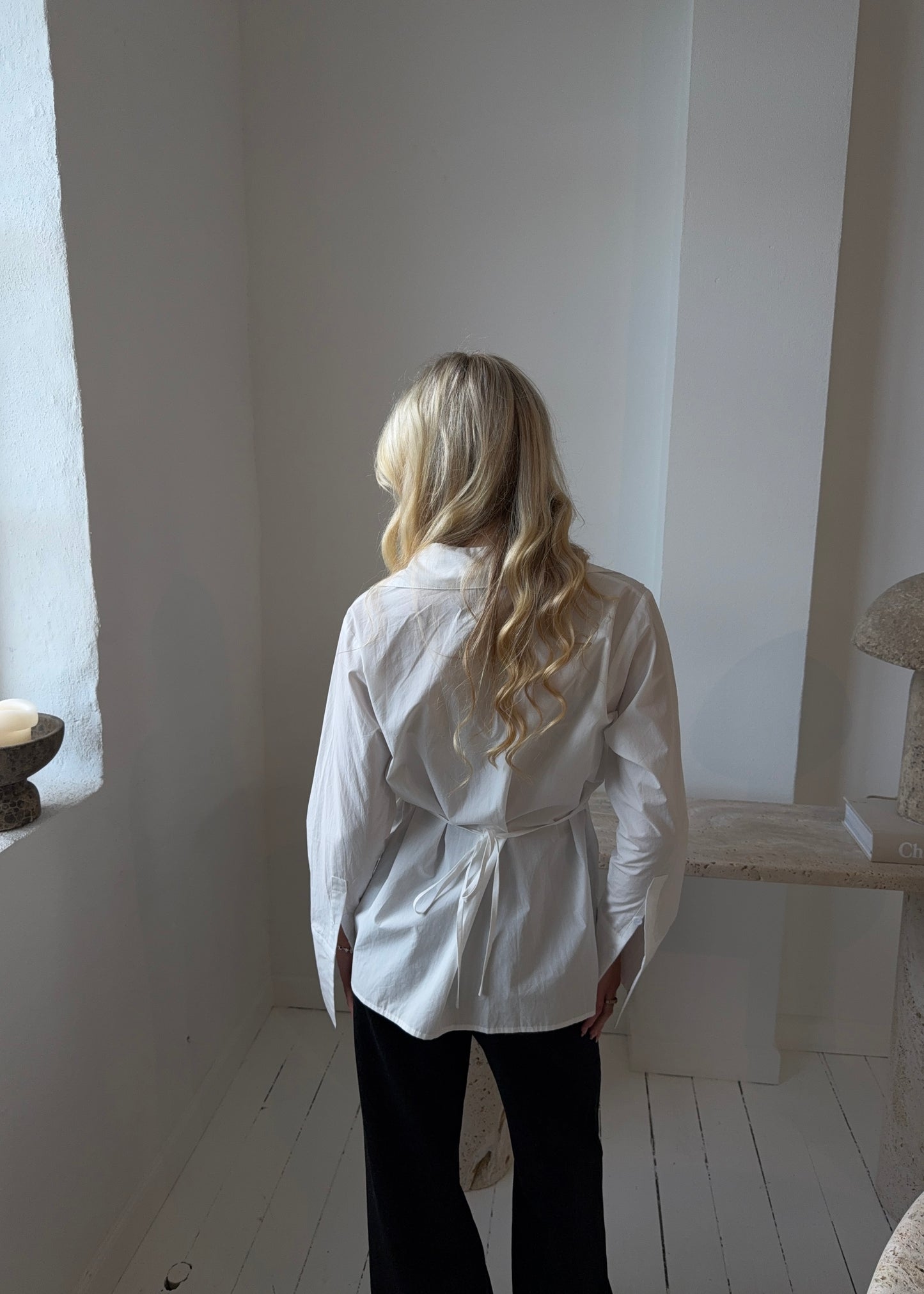 ROSA FITTED SHIRT - Hvid