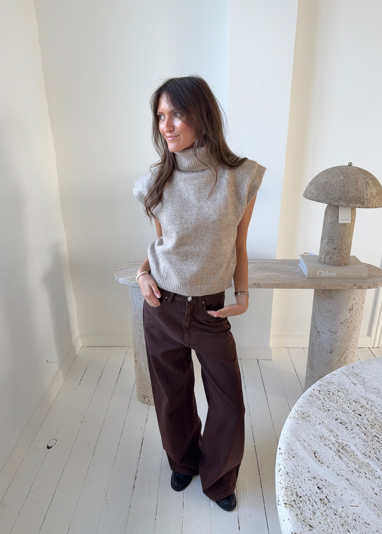 ANNIKA JEANS - Mørkebrun