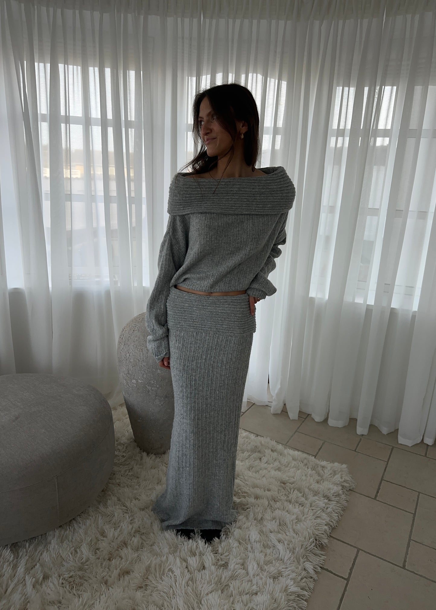 FILIPPA OFF SHOULDER STRIK