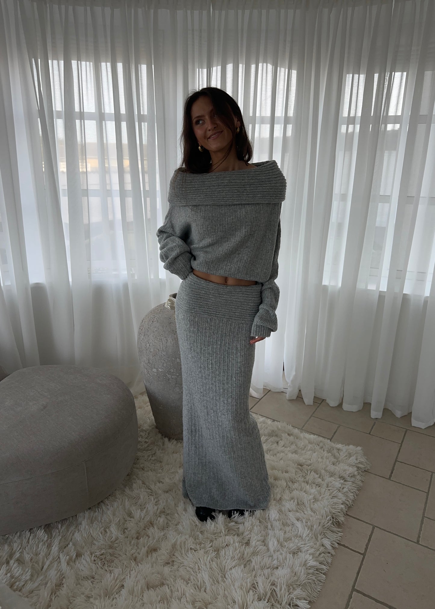 FILIPPA OFF SHOULDER STRIK