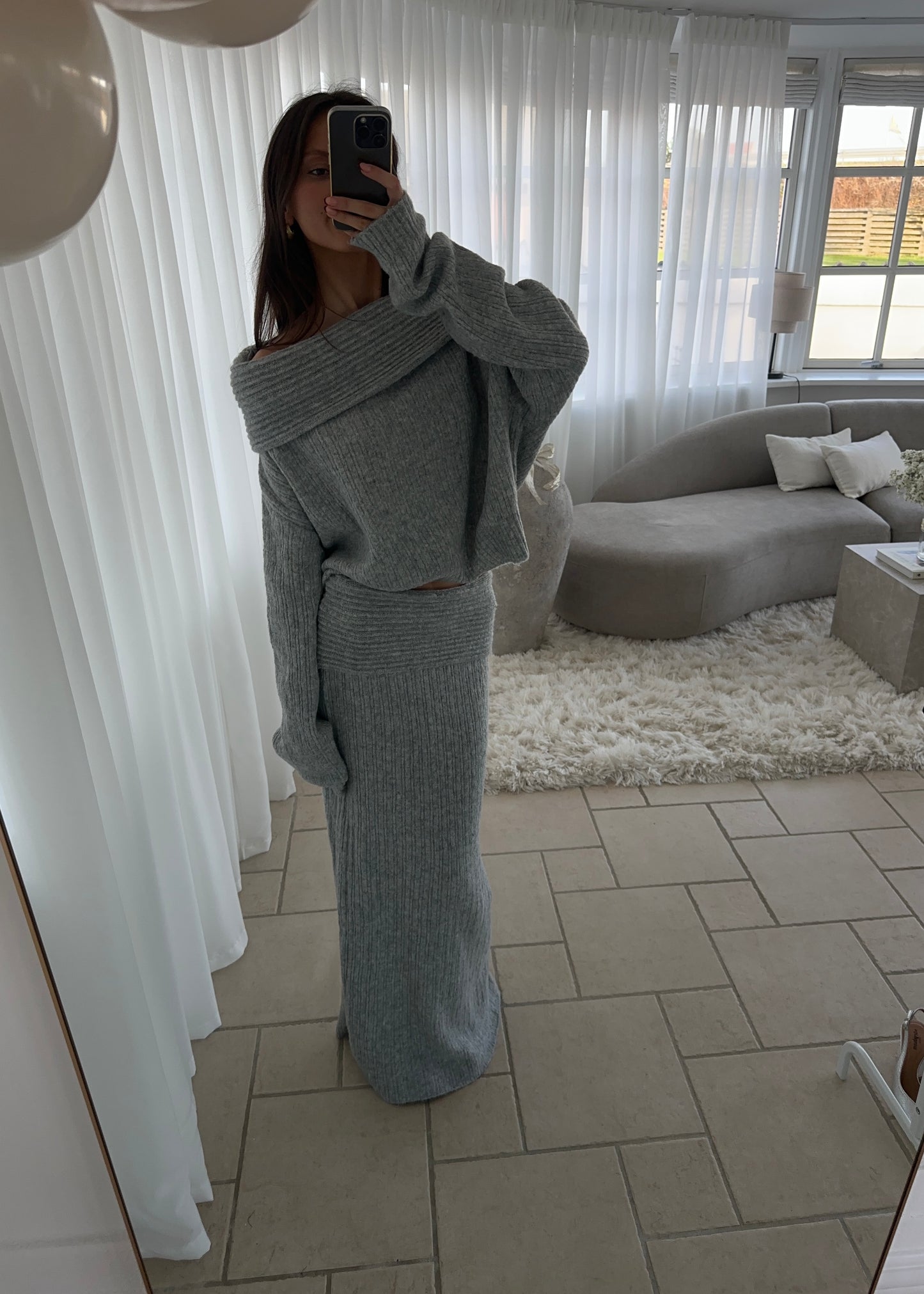 FILIPPA OFF SHOULDER STRIK