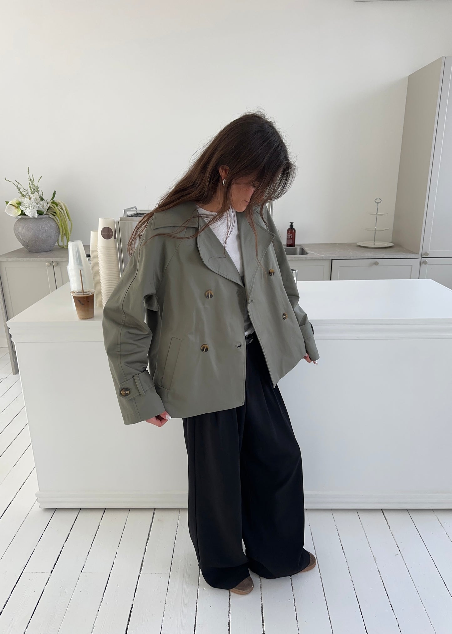 Short-MAGDA Trenchcoat - Army grøn