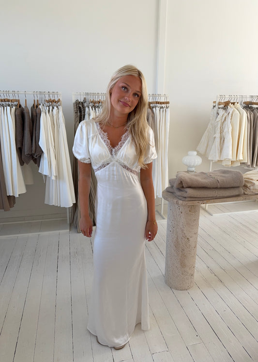 Lola-MAGDA Maxi Dress - Hvid