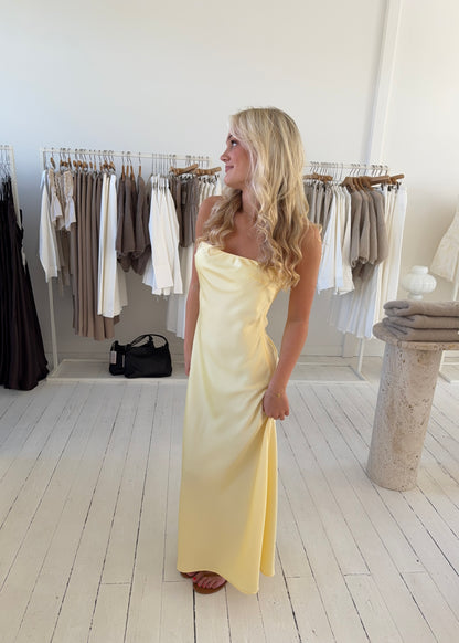 SAGA DRESS - Gul