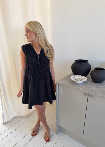 MADICKEN DRESS - Sort