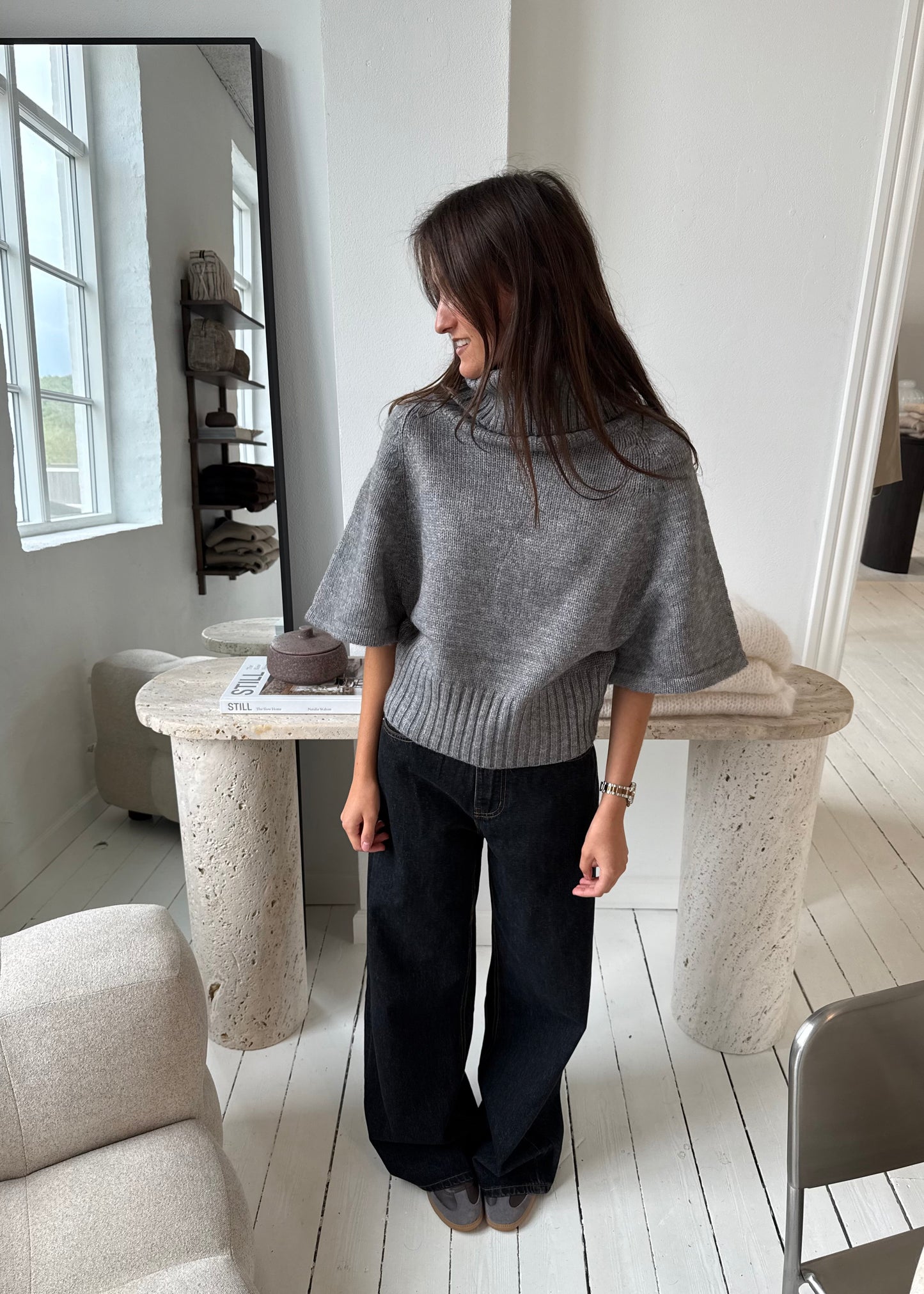 STELLA SWEATER - Grå