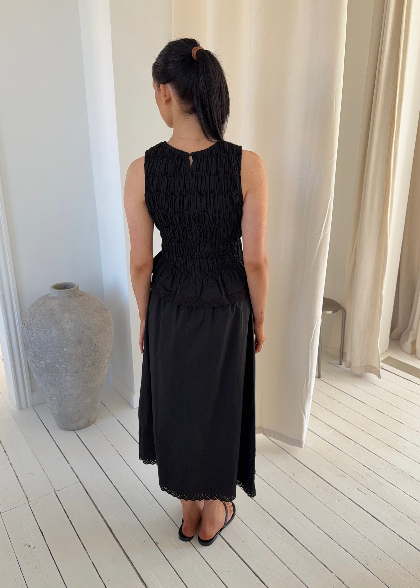 ELLIE TOP - Sort