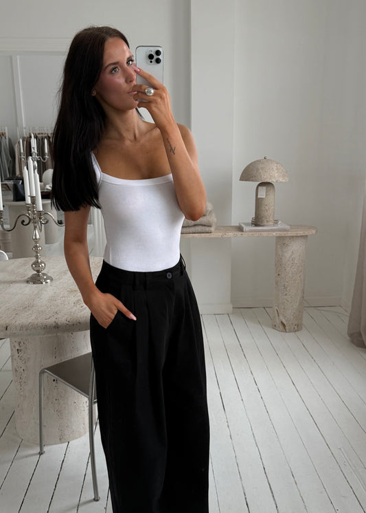 PAULINA BUKSER - Sort