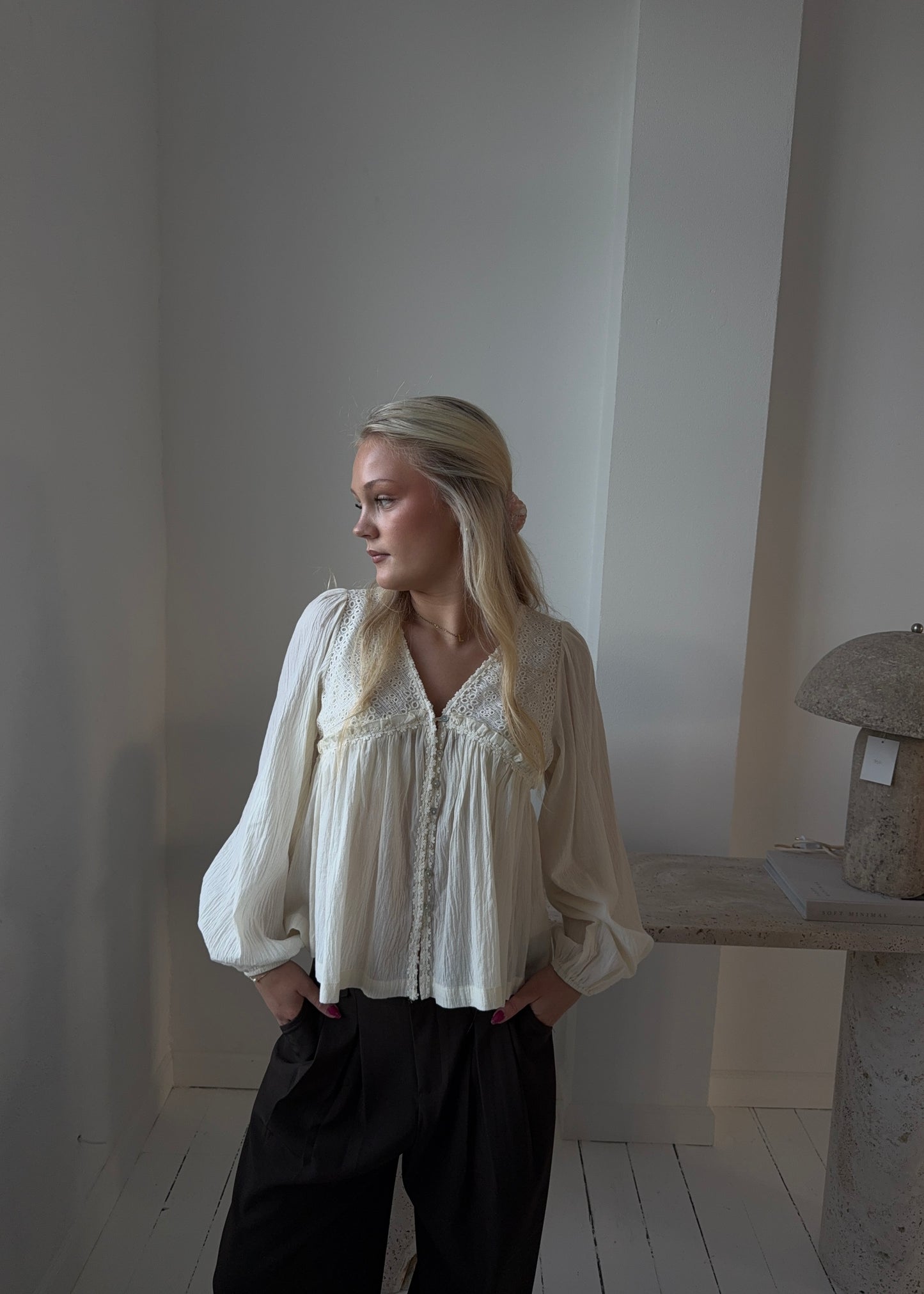 MAGDA SKJORTE - Råhvid