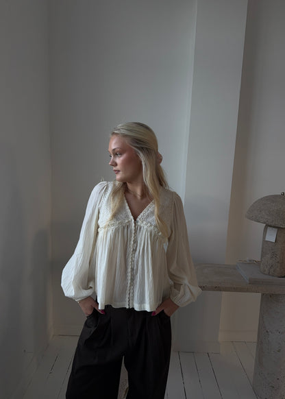 MAGDA SKJORTE - Råhvid