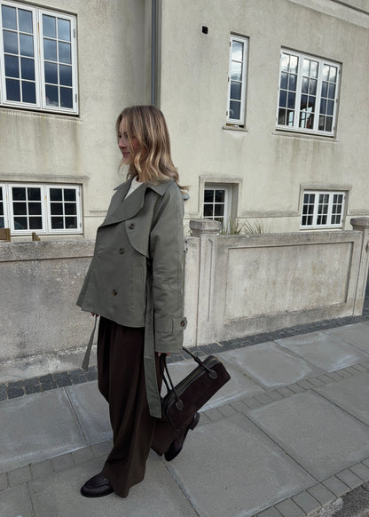 Short-MAGDA Trenchcoat - Grøn