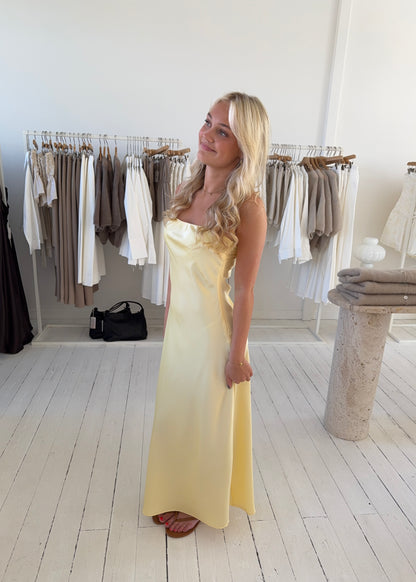SAGA DRESS - Gul