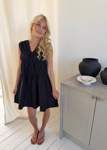 MADICKEN DRESS - Sort