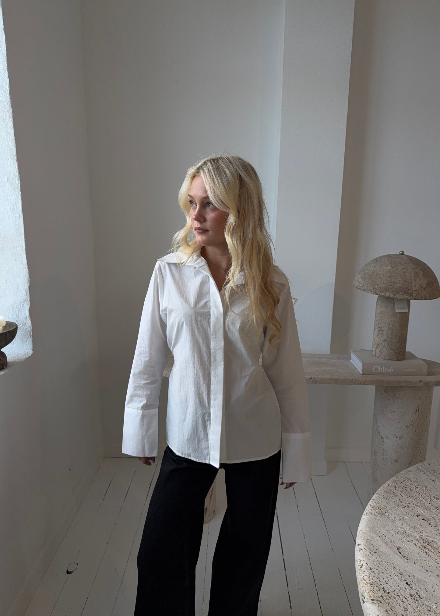 ROSA FITTED SHIRT - Hvid