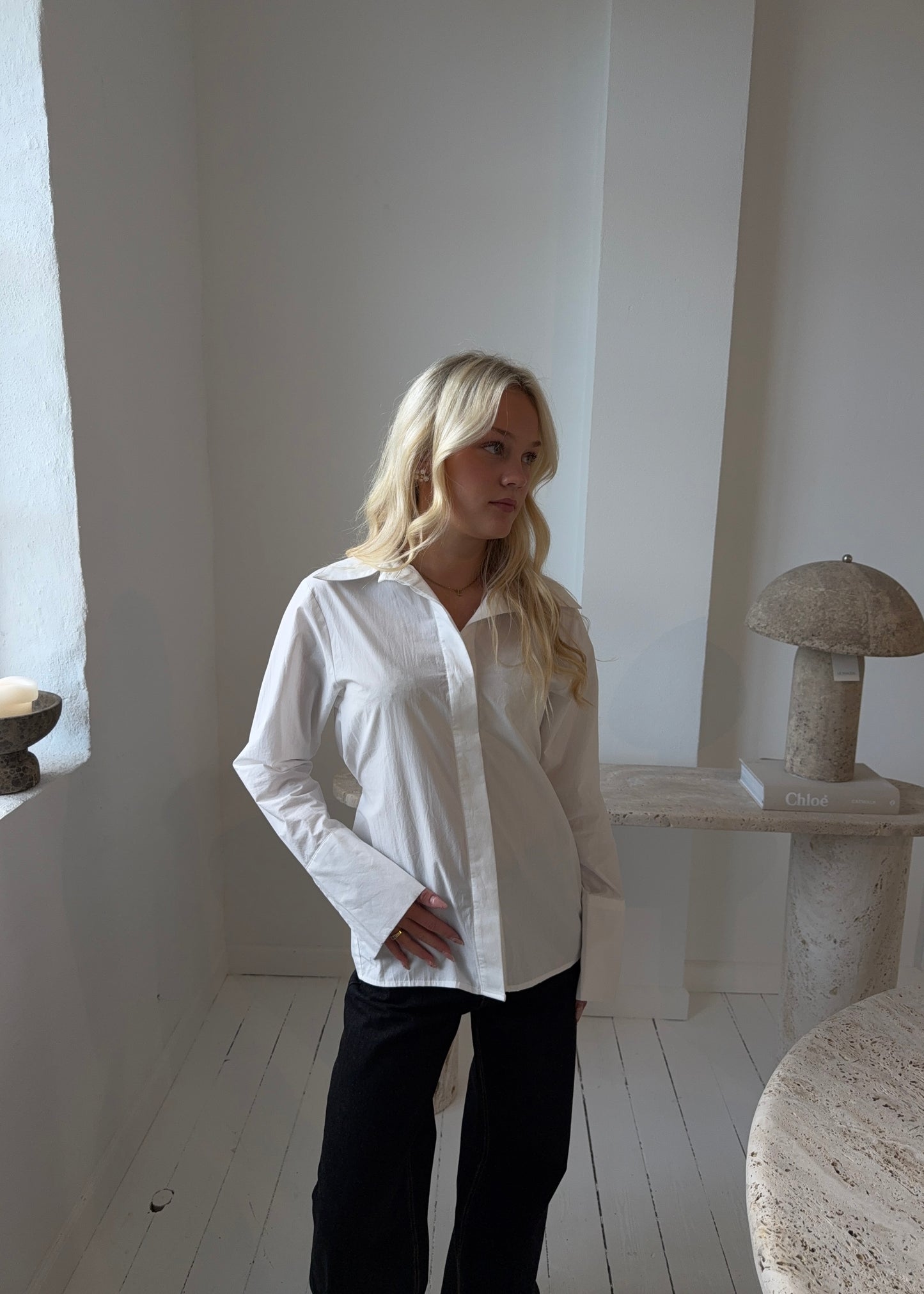 ROSA FITTED SHIRT - Hvid