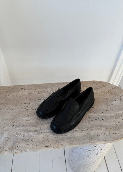 DINA LOAFERS - Sort